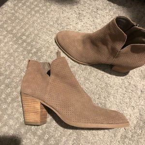 Dolce Vita Booties Womens size 8